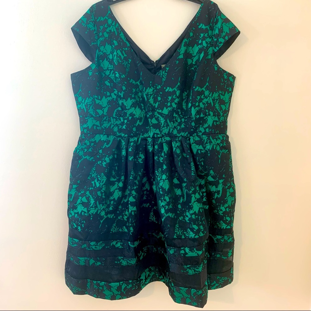 NWOT Taylor Woman Emerald and Black A-Line Cocktail Dress Size 16W
